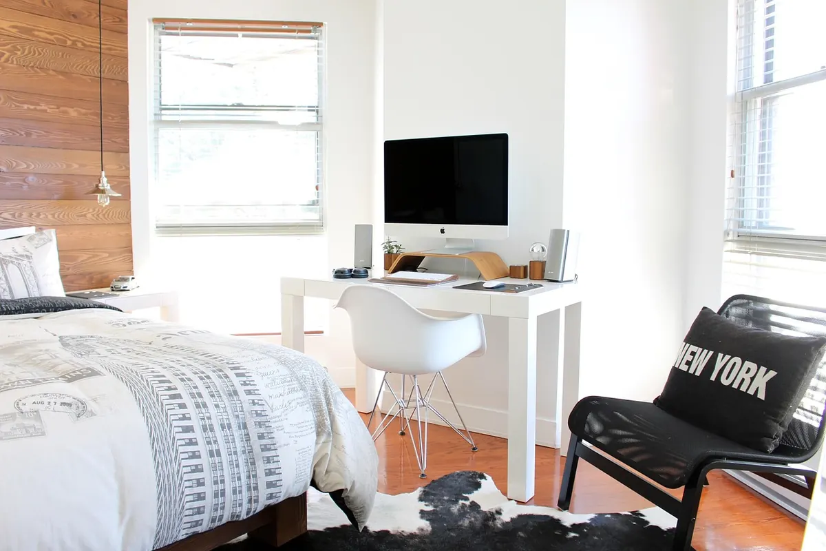 How to Set Up a Home Office in a Small Apartment