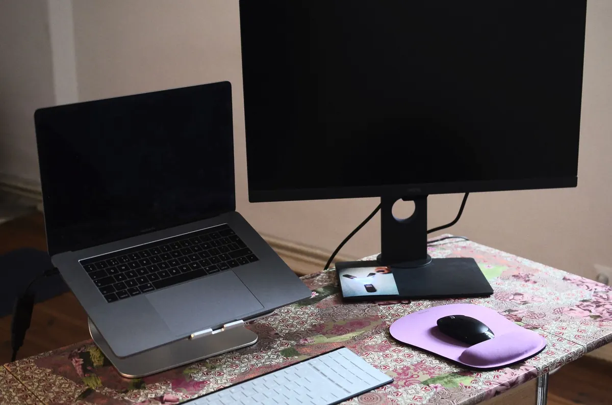 Standing Desk Converters vs. Full Standing Desks: Which Fits Your Home Office?